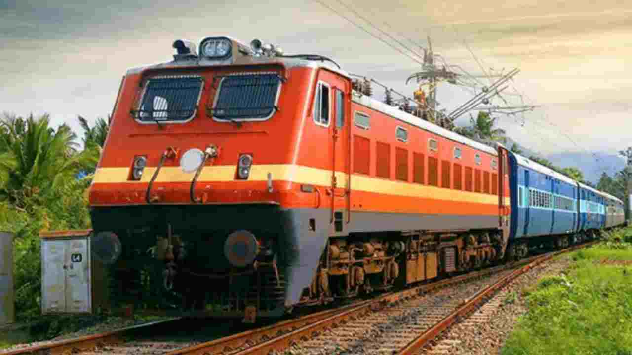 IRCTC Tatkal Tickets: రైల్వేశాఖ కీలక నిర్ణయం.. తత్కాల్ టికెట్లలో అక్రమాలకు చెక్ పెట్టేలా చర్యలు IRCTC Tatkal Tickets: రైల్వేశాఖ కీలక నిర్ణయం.. తత్కాల్ టికెట్లలో అక్రమాలకు చెక్ పెట్టేలా చర్యలు