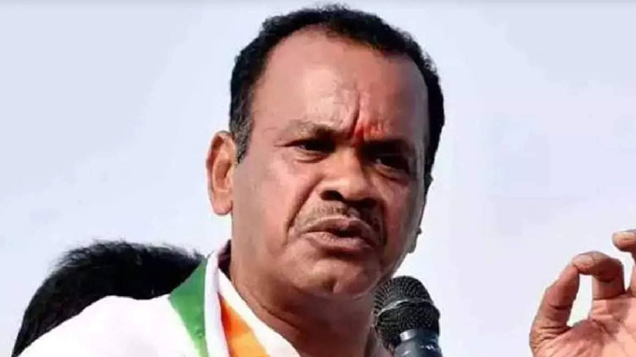 Komatireddy Venkat Reddy: సోనియా, రాహుల్ దగ్గరే తేల్చుకుంటా: ఎంపీ కోమటిరెడ్డి వెంకట రెడ్డి Komatireddy Venkat Reddy: సోనియా, రాహుల్ దగ్గరే తేల్చుకుంటా: ఎంపీ కోమటిరెడ్డి వెంకట రెడ్డి
