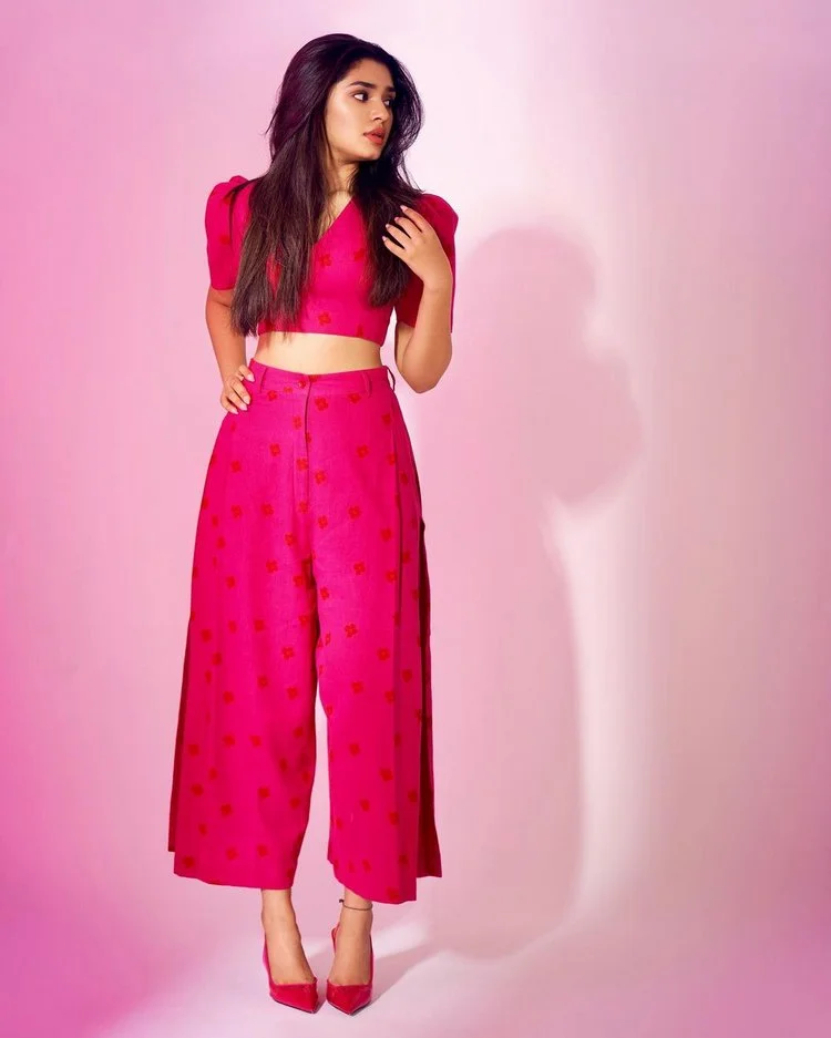 Krithi Shetty Looks Gorgeous In Pink Dress