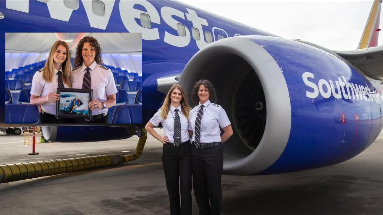 Mother-Daughter Pilot Same Flight : ఒకే విమానంలో పైలెట్లుగా తల్లి కూతుళ్లు..ఆనందంతో పొంగిపోయిన మాతృహృదయం Mother-Daughter Pilot Same Flight : ఒకే విమానంలో పైలెట్లుగా తల్లి కూతుళ్లు..ఆనందంతో పొంగిపోయిన మాతృహృదయం