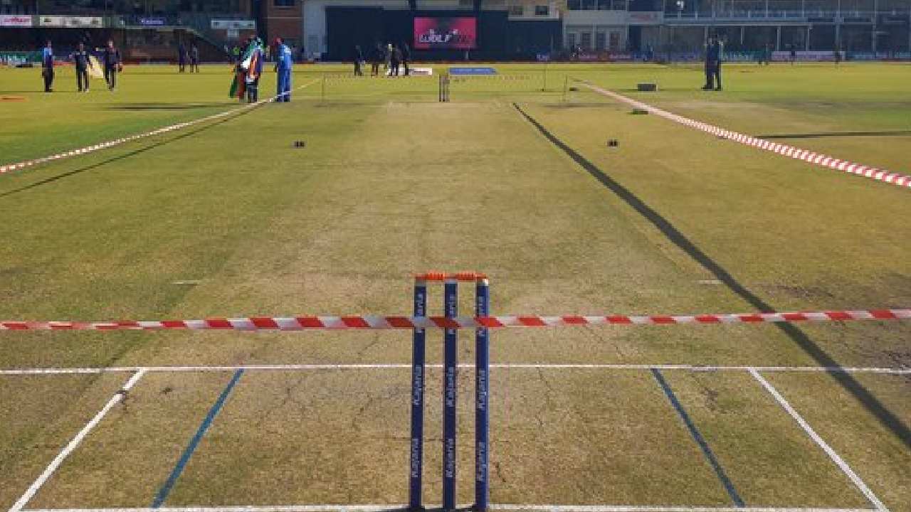 Zimbabwe vs India: టాస్ గెలిచి బౌలింగ్ ఎంచుకున్న టీమిండియా కెప్టెన్ కేఎల్ రాహుల్ Zimbabwe vs India: టాస్ గెలిచి బౌలింగ్ ఎంచుకున్న టీమిండియా కెప్టెన్ కేఎల్ రాహుల్