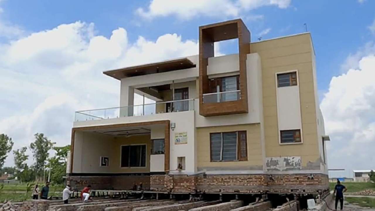 Punjab Home: రైల్వే ప్రాజెక్టులో పోతున్న ఇల్లు.. కూల్చకుండా 500 అడుగులు పక్కకు జరుపుతున్న యజమాని Punjab Home: రైల్వే ప్రాజెక్టులో పోతున్న ఇల్లు.. కూల్చకుండా 500 అడుగులు పక్కకు జరుపుతున్న యజమాని