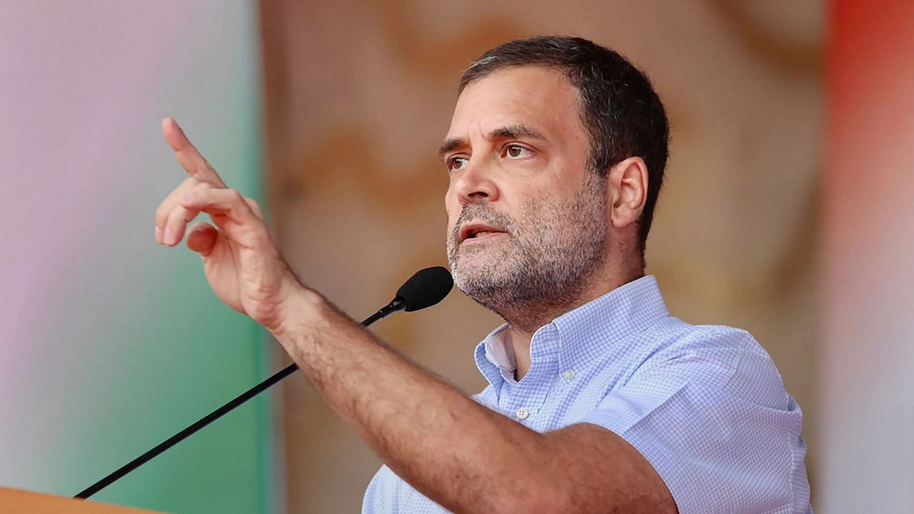 Rahul Gandhi: రేపిస్టులకు మద్దతు.. సిగ్గనిపించడం లేదా.. ప్రధానిపై రాహల్ ఫైర్ Rahul Gandhi: రేపిస్టులకు మద్దతు.. సిగ్గనిపించడం లేదా.. ప్రధానిపై రాహల్ ఫైర్