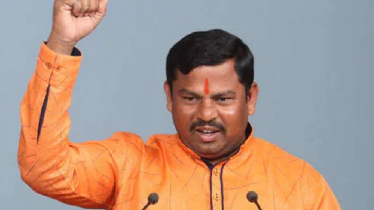 Raja Singh: పార్టీ నుంచి ఎమ్మెల్యే రాజాసింగ్ను సస్పెండ్ చేసిన బీజేపీ Raja Singh: పార్టీ నుంచి ఎమ్మెల్యే రాజాసింగ్ను సస్పెండ్ చేసిన బీజేపీ
