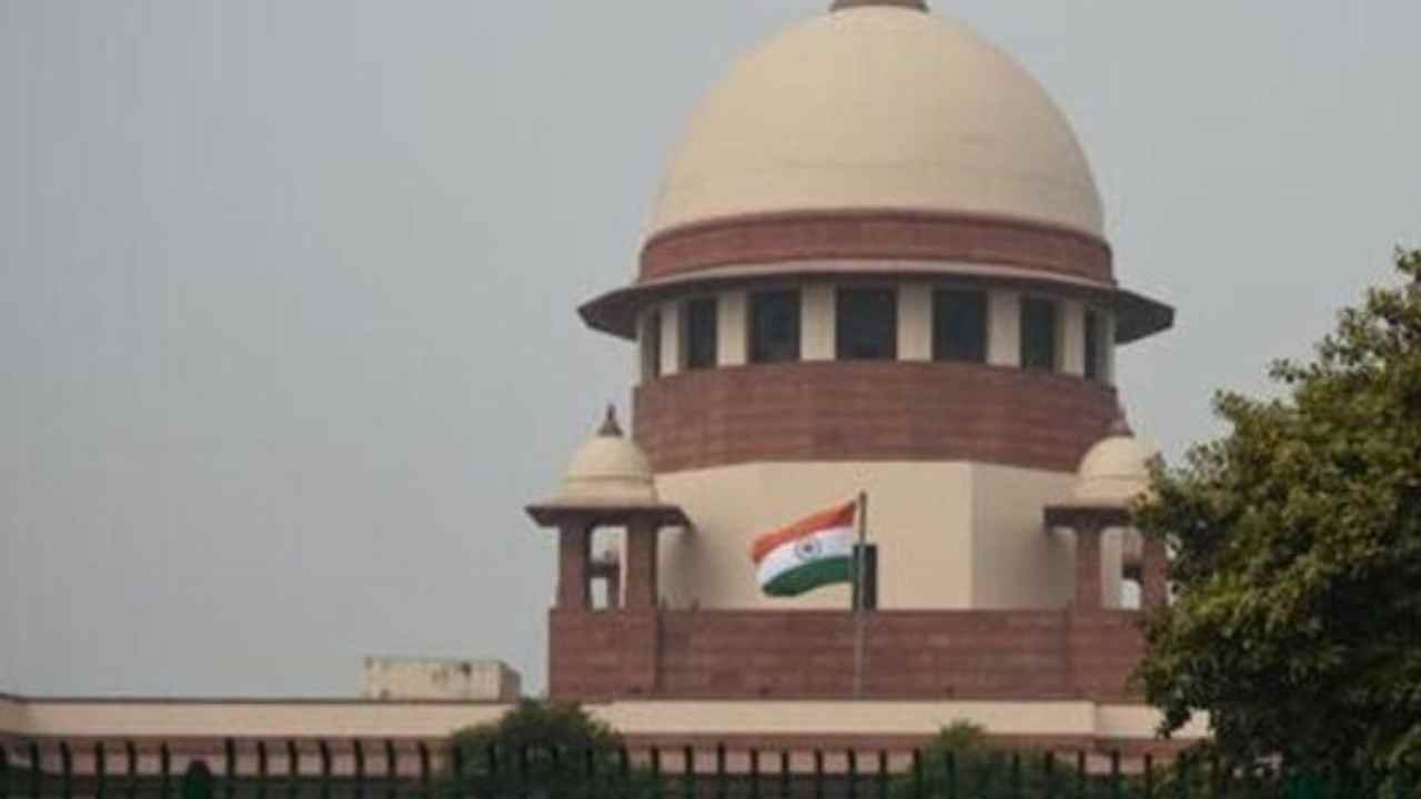 Supreme Court: ఉచితాలపై త్రిసభ్య ధర్మాసనం ఏర్పాటు .. 2013 నాటి తీర్పు పున: పరిశీలనకు కోర్టు ఆమోదం Supreme Court: ఉచితాలపై త్రిసభ్య ధర్మాసనం ఏర్పాటు .. 2013 నాటి తీర్పు పున: పరిశీలనకు కోర్టు ఆమోదం