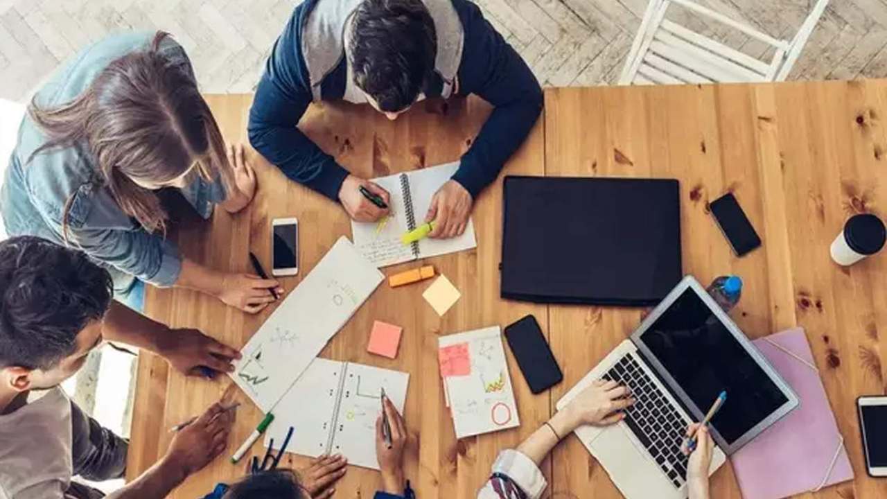 Tech companies : టెక్ కంపెనీల్లో ఉద్యోగాల కోత.. ఒక్క జూలైలోనే 32వేల మంది ఉద్యోగులు ఇంటికి..! Tech companies : టెక్ కంపెనీల్లో ఉద్యోగాల కోత.. ఒక్క జూలైలోనే 32వేల మంది ఉద్యోగులు ఇంటికి..!