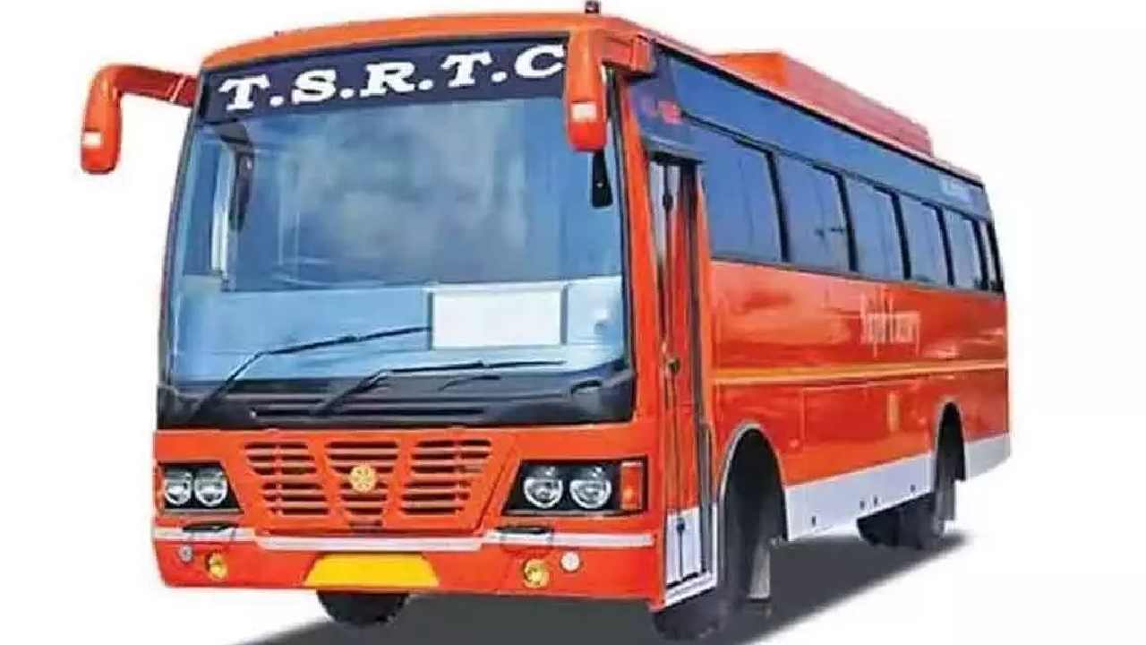 Telangana RTC Buses: తెలంగాణ ఆర్టీసీ బస్సుల్లో సీసీ కెమెరాలు, అలారంలు.. ప్రయోగాత్మకంగా అమలు Telangana RTC Buses: తెలంగాణ ఆర్టీసీ బస్సుల్లో సీసీ కెమెరాలు, అలారంలు.. ప్రయోగాత్మకంగా అమలు