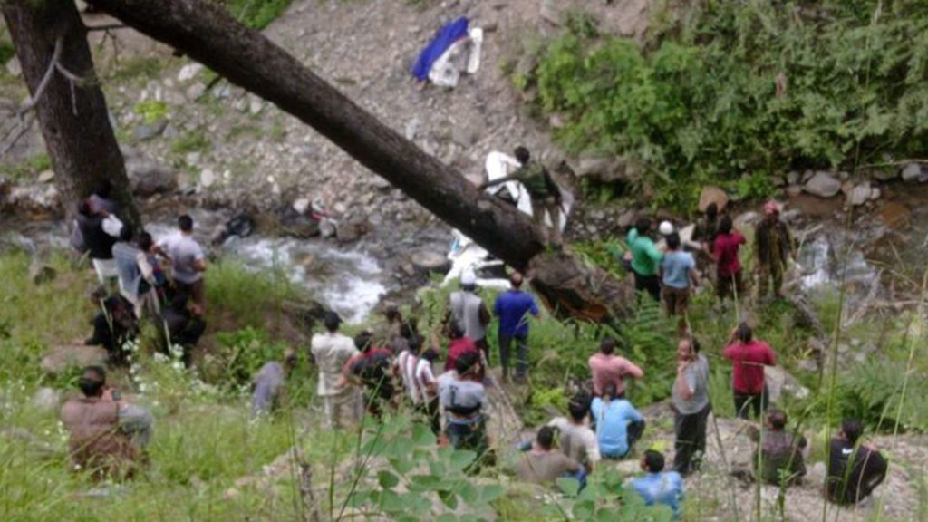 8 killed and 3 injured after car falls into gorge in j and k