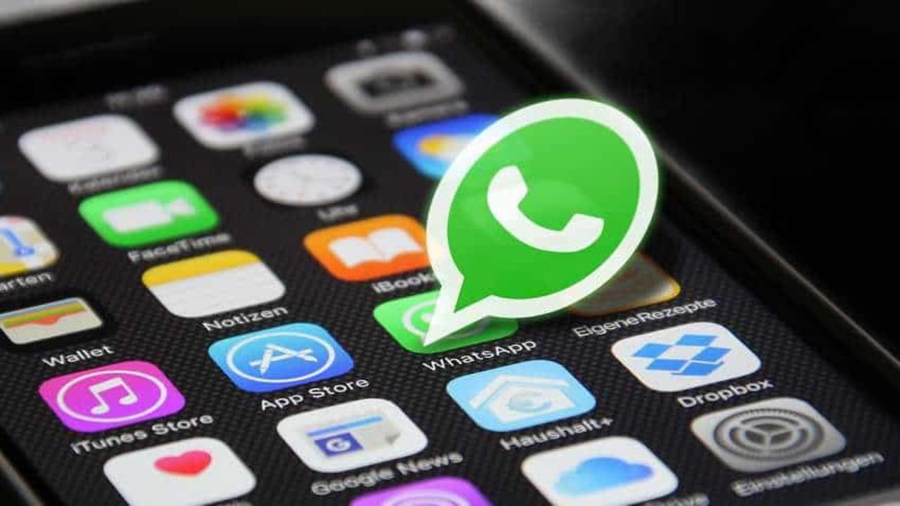 WhatsApp New Feature : WhatsApp will soon give users the option to recover deleted messages