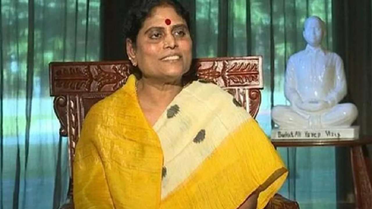 Y.S.Vijayamma: వై.ఎస్.విజయమ్మకు తప్పిన ప్రమాదం Y.S.Vijayamma: వై.ఎస్.విజయమ్మకు తప్పిన ప్రమాదం