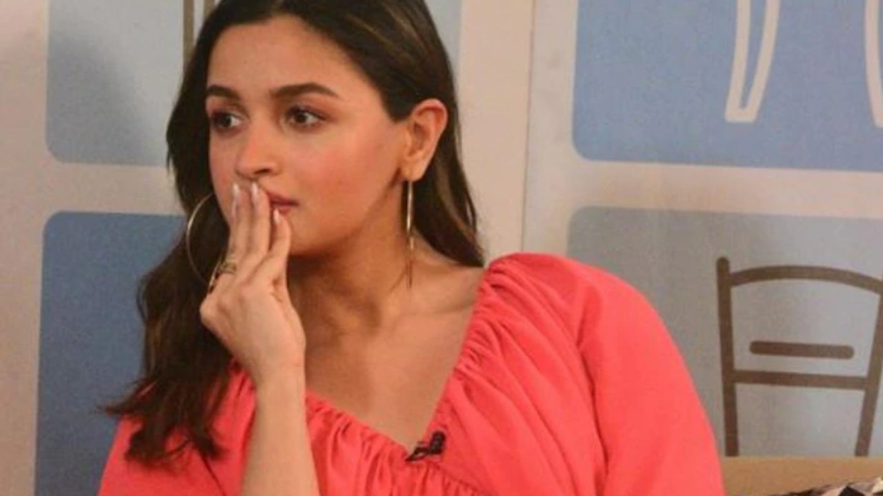 Alia Bhatt : నేను నచ్చకపోతే నా సినిమాలు చూడకండి.. ఆలియా వ్యాఖ్యలు.. ఈ సారి బాయ్కాట్ అలియా.. Alia Bhatt : నేను నచ్చకపోతే నా సినిమాలు చూడకండి.. ఆలియా వ్యాఖ్యలు.. ఈ సారి బాయ్కాట్ అలియా..