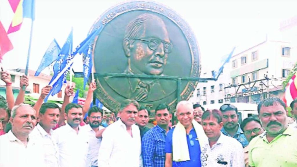 Dalit organistaions yatra with 1000 kg Ambedkar coin stopped at haryana by local police