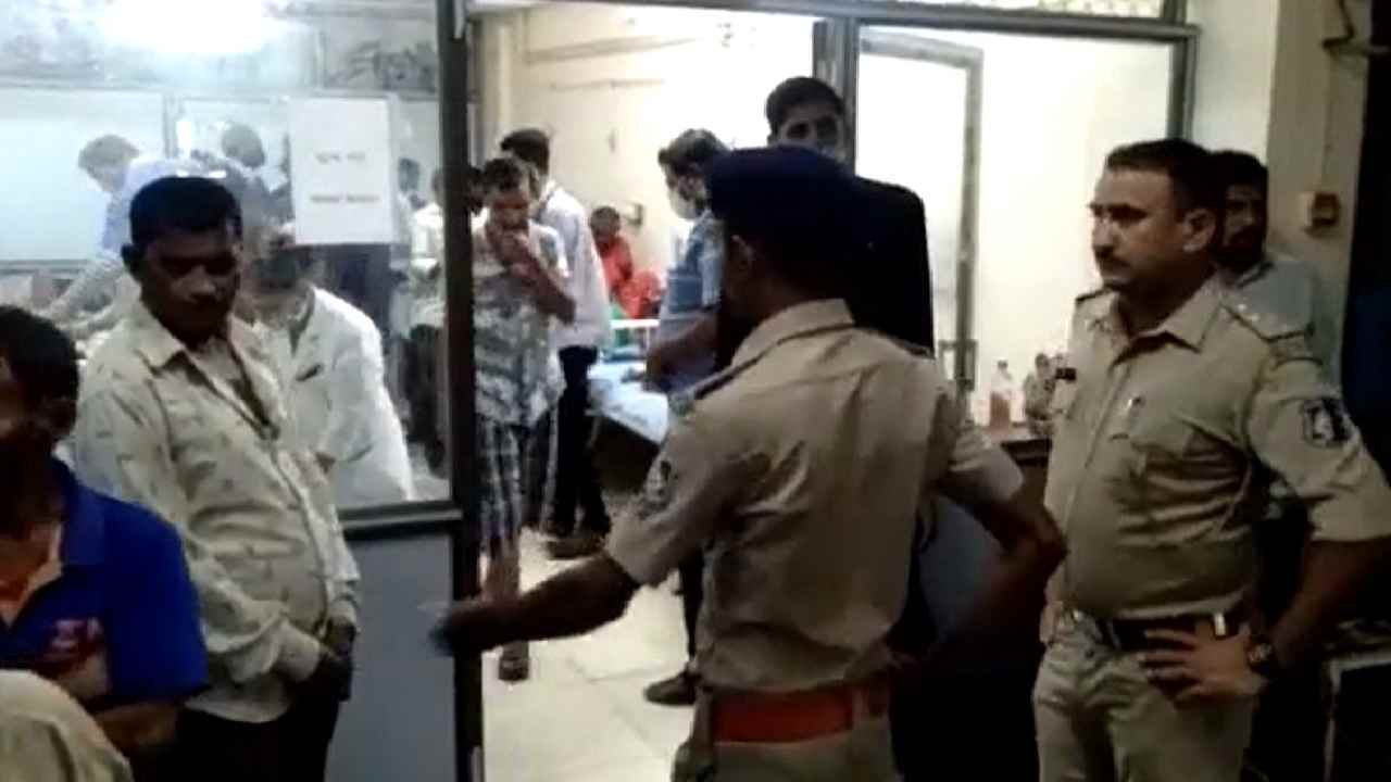 Bihar Hooch Tragedy : బీహార్లో కల్తీ మద్యం తాగి 11 మంది మృతి Bihar Hooch Tragedy : బీహార్లో కల్తీ మద్యం తాగి 11 మంది మృతి