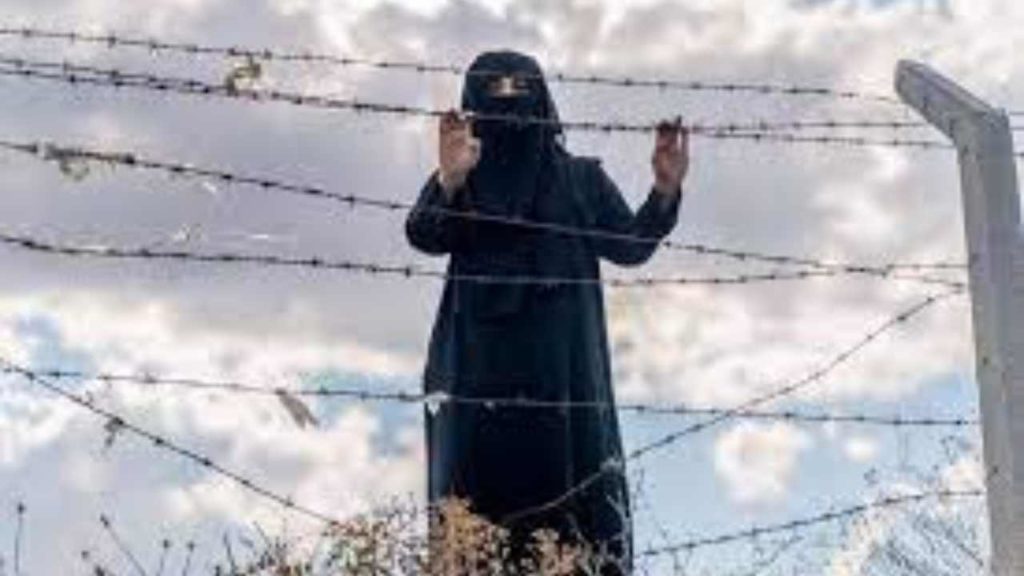 Pak woman trying to cros border for hyderabad lover then arrested