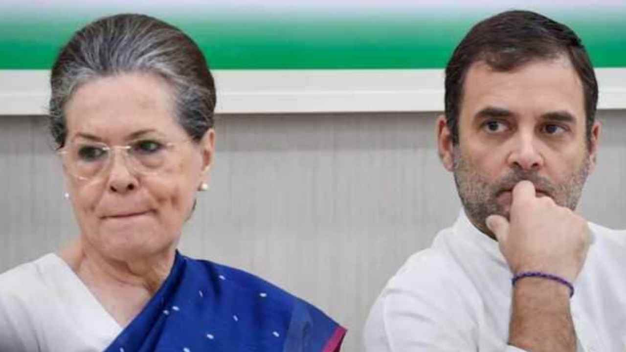 Congrees New President: కాంగ్రెస్ పగ్గాలు ప్రియాంకకా? అశోక్ గహ్లోత్కా? అధ్యక్ష ఎన్నికకు ముహూర్తం ఫిక్స్.. రాహుల్ కోసం నేతల పట్టు.. Congrees New President: కాంగ్రెస్ పగ్గాలు ప్రియాంకకా? అశోక్ గహ్లోత్కా? అధ్యక్ష ఎన్నికకు ముహూర్తం ఫిక్స్.. రాహుల్ కోసం నేతల పట్టు..