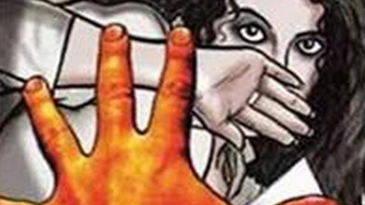 Disabled Girl Raped : మధ్యప్రదేశ్లో దారుణం..దివ్యాంగ బాలికపై అత్యాచారం Disabled Girl Raped : మధ్యప్రదేశ్లో దారుణం..దివ్యాంగ బాలికపై అత్యాచారం