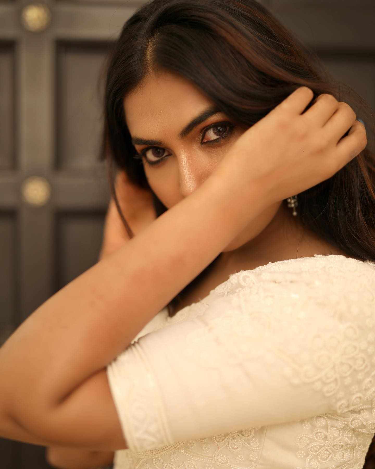 Divi Vadthya latest photoshoot in white dress