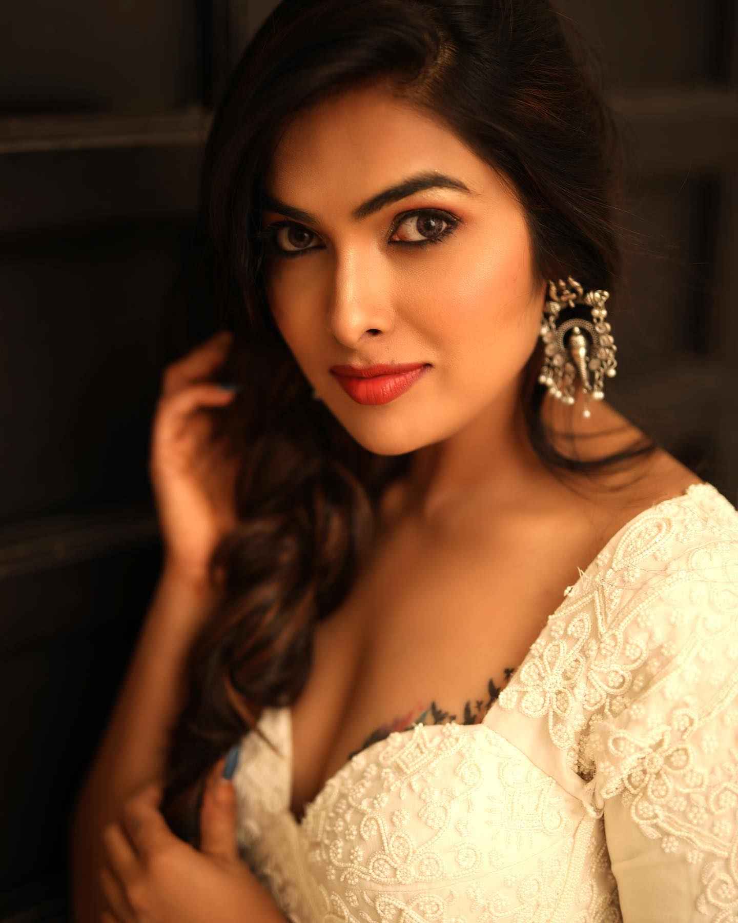 Divi Vadthya latest photoshoot in white dress