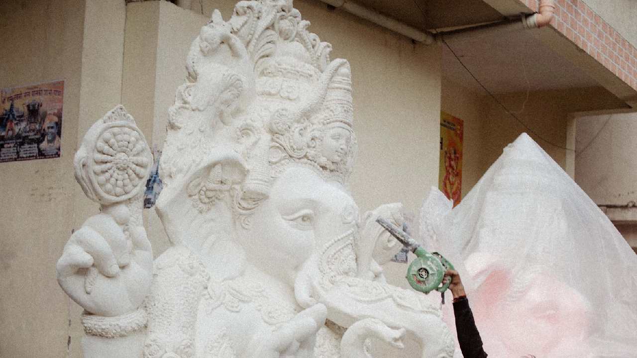 Ganesh Chaturthi-2022: హైదరాబాద్లో గణేశ్ విగ్రహాల ధరలు భారీగా పెరిగిపోయిన వైనం.. ఎందుకంటే..? Ganesh Chaturthi-2022: హైదరాబాద్లో గణేశ్ విగ్రహాల ధరలు భారీగా పెరిగిపోయిన వైనం.. ఎందుకంటే..?