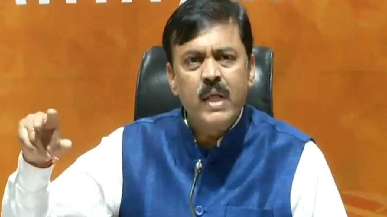 Liquor Scam : ఢిల్లీలో డొంక కదిలితే .. తెలుగు రాష్ట్రాల్లో మూలాలు-లిక్కర్ స్కామ్ పై జీవీఎల్ Liquor Scam : ఢిల్లీలో డొంక కదిలితే .. తెలుగు రాష్ట్రాల్లో మూలాలు-లిక్కర్ స్కామ్ పై జీవీఎల్