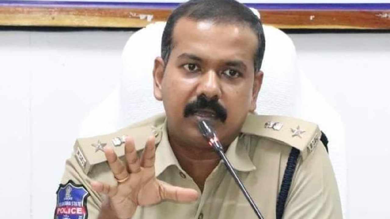 MLA Jeevan Reddy : ఎమ్మెల్యే జీవన్రెడ్డి కేకలు వేయటంతో నిందితుడు పారిపోయాడు MLA Jeevan Reddy : ఎమ్మెల్యే జీవన్రెడ్డి కేకలు వేయటంతో నిందితుడు పారిపోయాడు