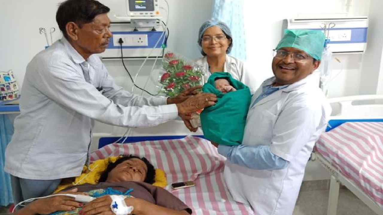 Rajasthan : పెళ్లైన 54 ఏళ్లకు తల్లితండ్రులైన వృధ్ధ దంపతులు Rajasthan : పెళ్లైన 54 ఏళ్లకు తల్లితండ్రులైన వృధ్ధ దంపతులు