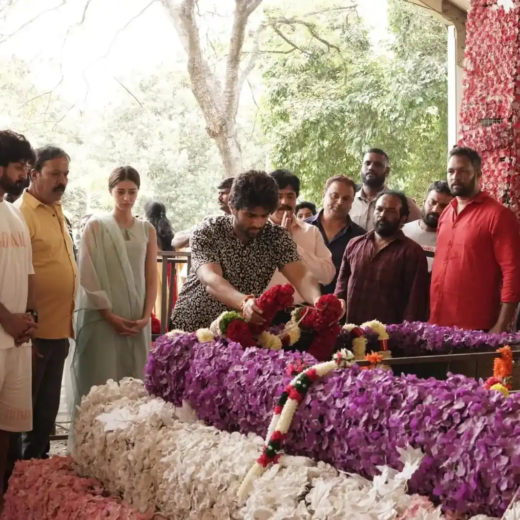 Vijay Devarakonda pays tribute to Puneeth Rajkumar