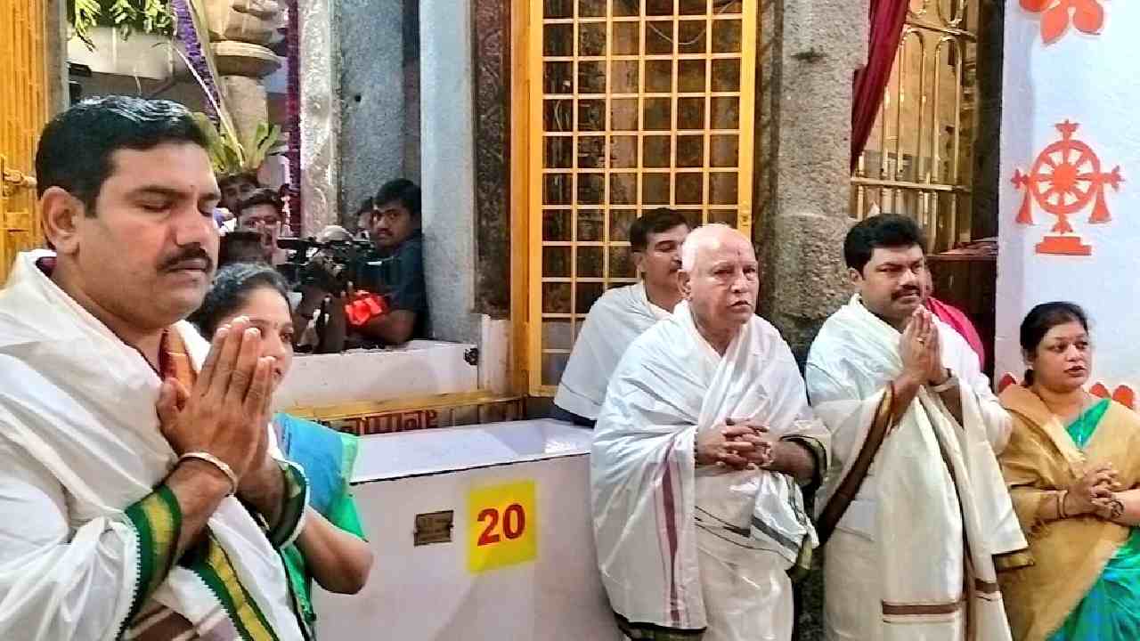 Karnataka Elections 2023: కర్ణాటక అసెంబ్లీ ఎన్నికలకు ఇప్పటి నుంచే సన్నాహాలు.. 21 నుంచి పర్యటనలు చేస్తామన్న యెడియూరప్ప Karnataka Elections 2023: కర్ణాటక అసెంబ్లీ ఎన్నికలకు ఇప్పటి నుంచే సన్నాహాలు.. 21 నుంచి పర్యటనలు చేస్తామన్న యెడియూరప్ప