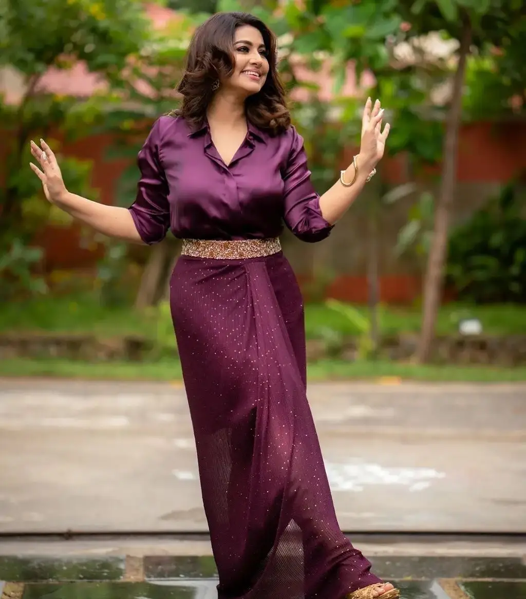 Actress Sneha Looks Gorgeous In Latest Pics