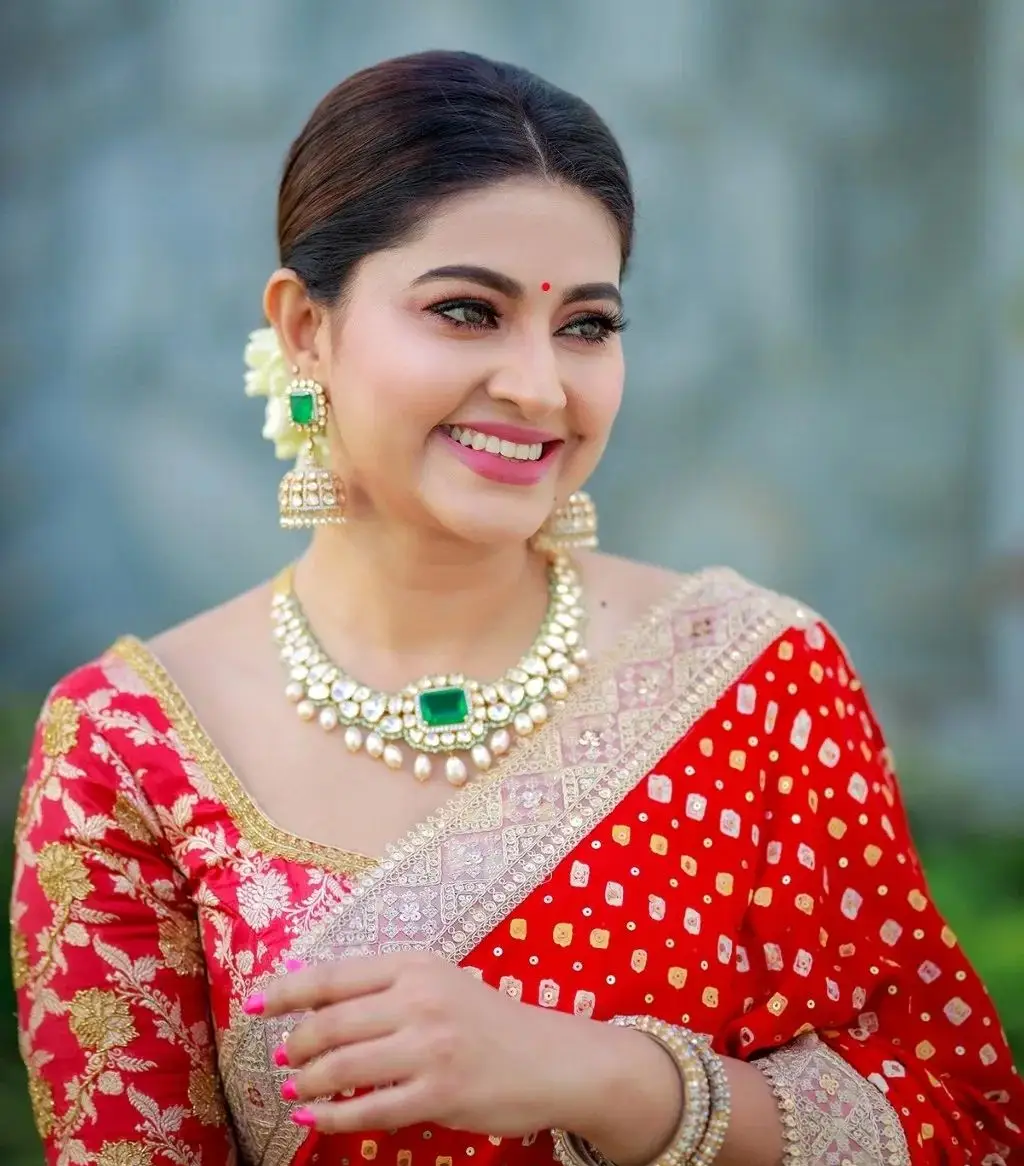 Actress Sneha Looks Gorgeous In Latest Pics
