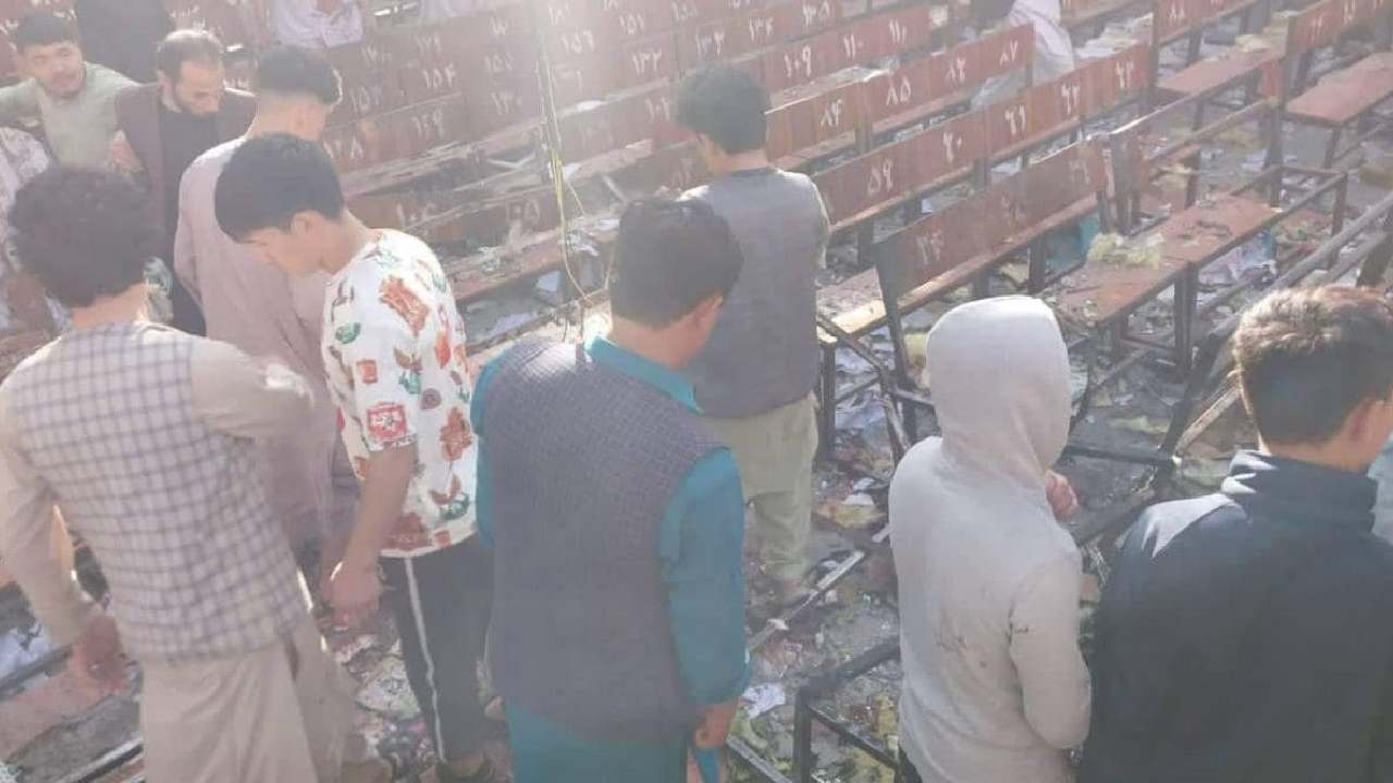 Afghanistan Blast: క్లాస్రూమ్లో పరీక్ష రాస్తుండగా ఆత్మాహుతి దాడి.. వంది మంది విద్యార్థులు మృతి Afghanistan Blast: క్లాస్రూమ్లో పరీక్ష రాస్తుండగా ఆత్మాహుతి దాడి.. వంది మంది విద్యార్థులు మృతి