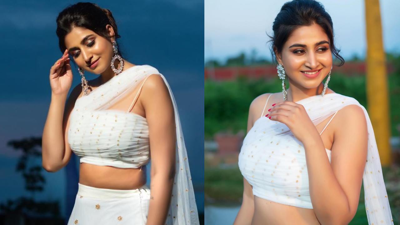 Anchor Varshini: నడుమందాలతో మతిపోగొడుతున్న వర్షిణీ..!