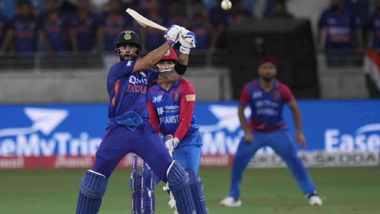 Asia Cup 2022 : ఎన్నాళ్లకెన్నాళ్లకు.. విరాట్ కోహ్లి విశ్వరూపం.. వెయ్యి రోజుల తర్వాత సెంచరీ Asia Cup 2022 : ఎన్నాళ్లకెన్నాళ్లకు.. విరాట్ కోహ్లి విశ్వరూపం.. వెయ్యి రోజుల తర్వాత సెంచరీ