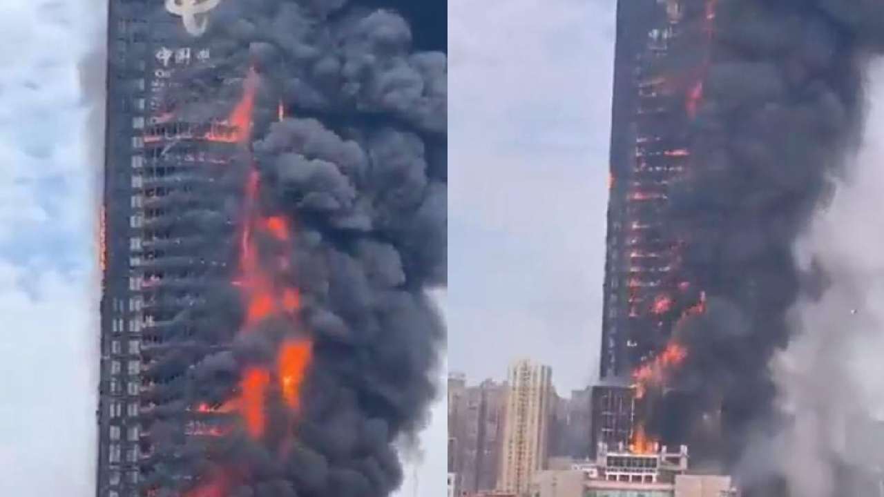 China Skyscraper: చైనాలో 42 అంతస్తుల బిల్డింగులో చెలరేగిన మంటలు.. ఆకాశాన్ని తాకేలా ఎగిసిపడ్డ పొగ.. వీడియోలు వైరల్ China Skyscraper: చైనాలో 42 అంతస్తుల బిల్డింగులో చెలరేగిన మంటలు.. ఆకాశాన్ని తాకేలా ఎగిసిపడ్డ పొగ.. వీడియోలు వైరల్