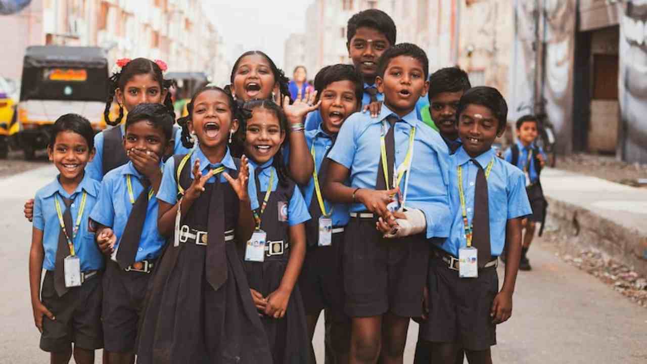 Dasara Holidays: ఎలాంటి మార్పులు లేవు.. దసరా సెలవులపై క్లారిటీ ఇచ్చిన టీఎస్ విద్యాశాఖ.. Dasara Holidays: ఎలాంటి మార్పులు లేవు.. దసరా సెలవులపై క్లారిటీ ఇచ్చిన టీఎస్ విద్యాశాఖ..