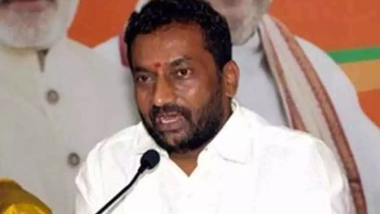 Bjp MLA Raghunandan Rao: టీఆర్ఎస్ తానా అంటే కాంగ్రెస్ తందానా అంటోంది : బీజేపీ ఎమ్మెల్యే రఘునందన్ Bjp MLA Raghunandan Rao: టీఆర్ఎస్ తానా అంటే కాంగ్రెస్ తందానా అంటోంది : బీజేపీ ఎమ్మెల్యే రఘునందన్