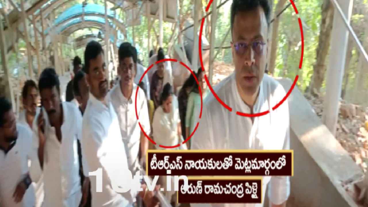 Delhi Liquor Scam : ఢిల్లీ లిక్కర్ స్కామ్.. తెలంగాణ రాజకీయ ప్రముఖలతో పిళ్లైకు సంబంధాలు Delhi Liquor Scam : ఢిల్లీ లిక్కర్ స్కామ్.. తెలంగాణ రాజకీయ ప్రముఖలతో పిళ్లైకు సంబంధాలు
