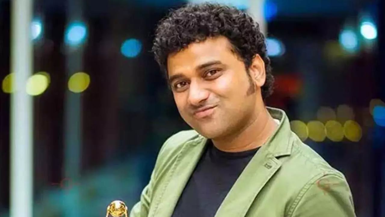 Devi Sri Prasad: ‘దృశ్యం’ సినిమాకు దేవిశ్రీ వాయింపుడు.. బాక్సులు బద్దలవ్వాల్సిందే! Devi Sri Prasad: ‘దృశ్యం’ సినిమాకు దేవిశ్రీ వాయింపుడు.. బాక్సులు బద్దలవ్వాల్సిందే!