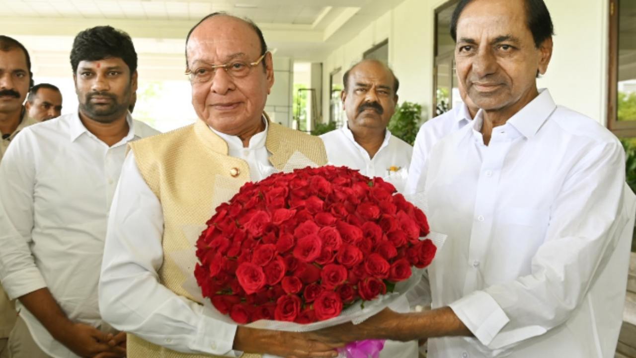 Gujarat former CM Meets CM KCR : సీఎం కేసీఆర్తో గుజరాత్ మాజీ సీఎం భేటీ Gujarat former CM Meets CM KCR : సీఎం కేసీఆర్తో గుజరాత్ మాజీ సీఎం భేటీ