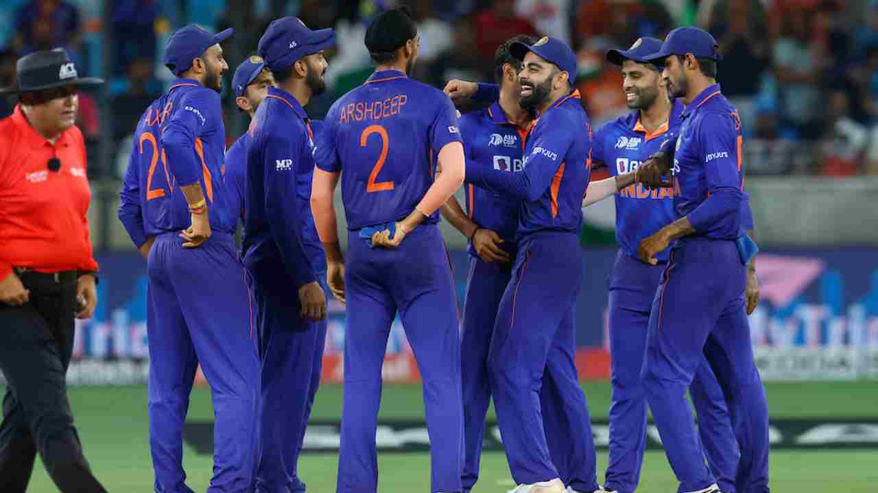 IND vs AFG: బ్యాట్ ఝుళిపించిన విరాట్.. అఫ్గానిస్థాన్‌పై భారత్ ఘన విజయం.. ఫొటో గ్యాలరీ..