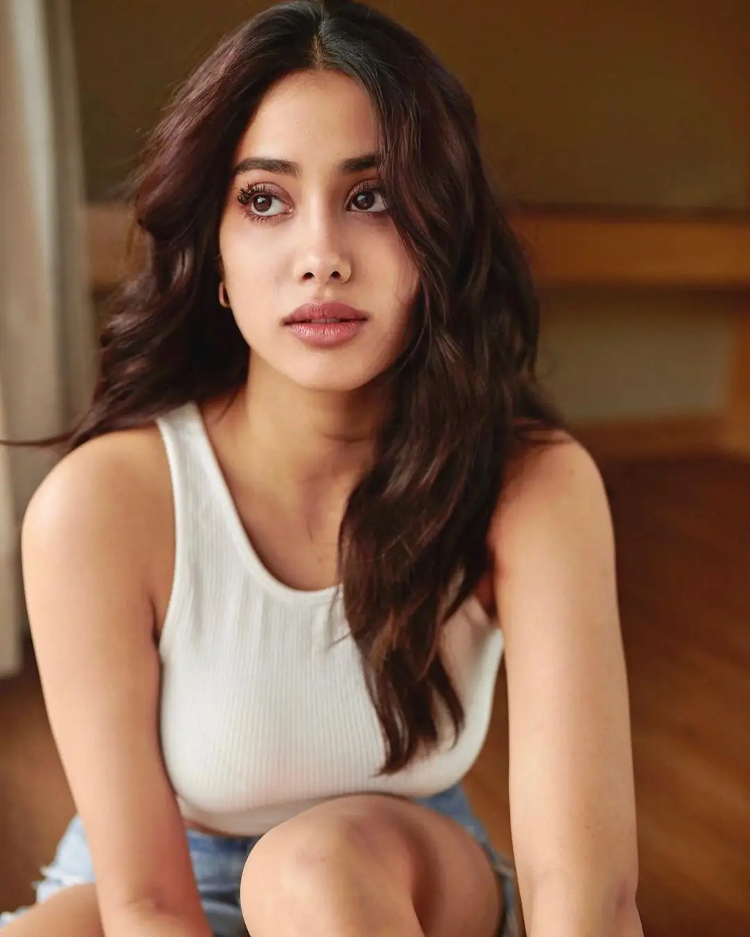 Janhvi Kapoor in short and Fit Dress