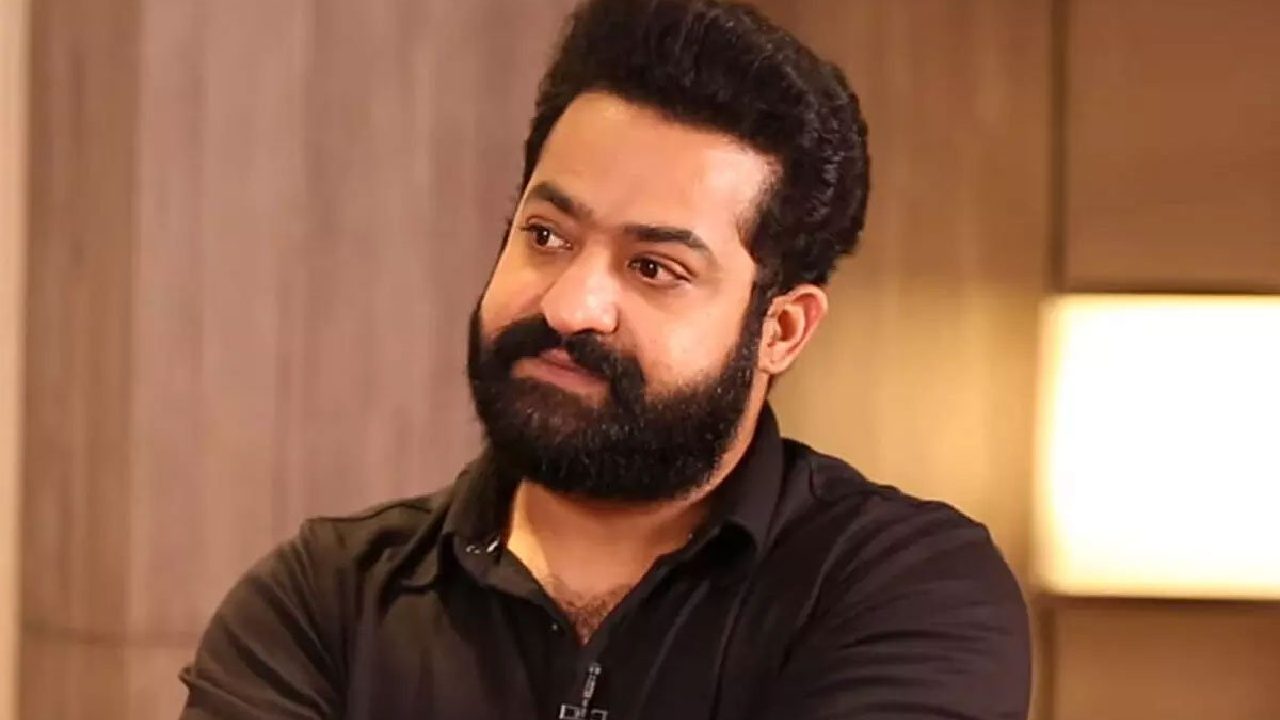 Jr. NTR: పేరు మారిస్తే ఎన్టీఆర్ స్థాయి తగ్గదు.. వైఎస్సార్ స్థాయి పెరగదు.. హెల్త్ యూనివర్సిటీ పేరు మార్పుపై జూ.ఎన్టీఆర్ ట్వీట్! Jr. NTR: పేరు మారిస్తే ఎన్టీఆర్ స్థాయి తగ్గదు.. వైఎస్సార్ స్థాయి పెరగదు.. హెల్త్ యూనివర్సిటీ పేరు మార్పుపై జూ.ఎన్టీఆర్ ట్వీట్!