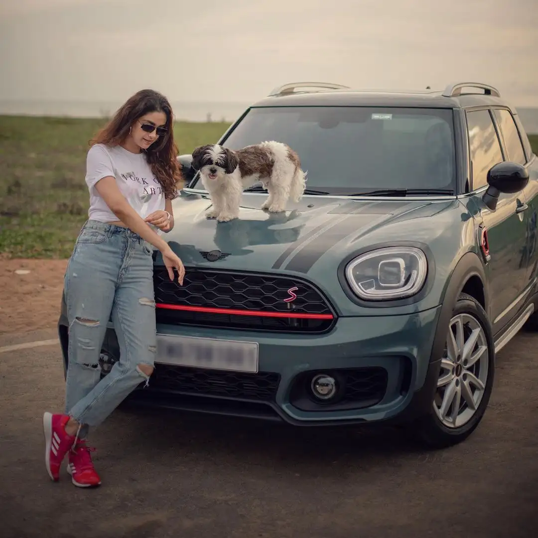 Keerthi Suresh Cute Photoshoot with her puppy dog