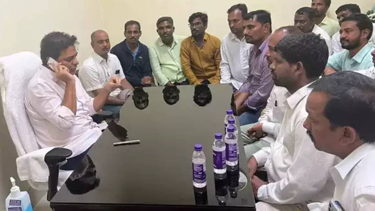 Minister KTR Meet VRAs: 20న వీఆర్ఏల డిమాండ్లపై చర్చలు జరుపుదాం.. ఆందోళన విరమించండి .. Minister KTR Meet VRAs: 20న వీఆర్ఏల డిమాండ్లపై చర్చలు జరుపుదాం.. ఆందోళన విరమించండి ..