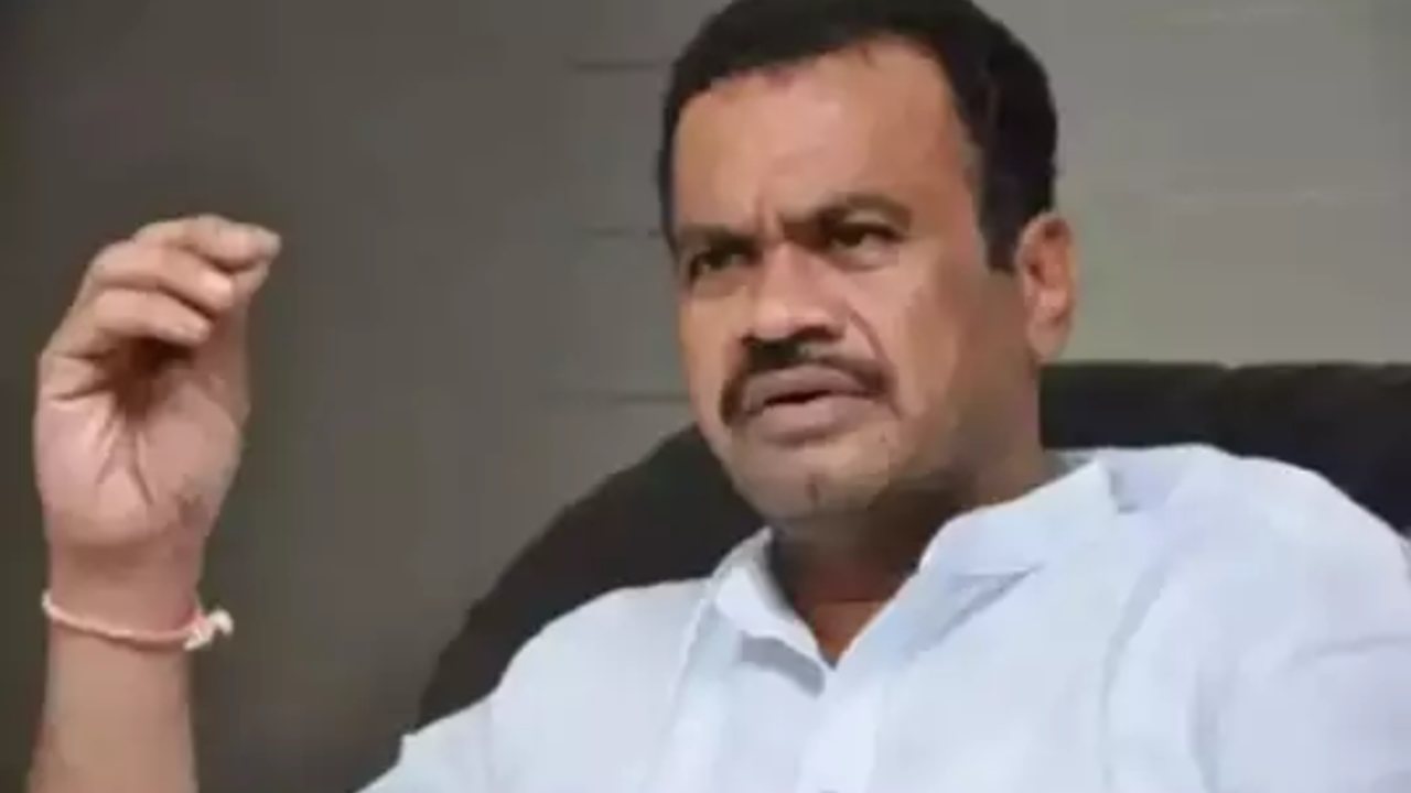 Munugode by Poll : రాజగోపాల్ రెడ్డికి మద్దతు ఇవ్వాలని మునుగోడు కాంగ్రెస్ నేతలను వేధిస్తున్న కోమటిరెడ్డి వెంకట్ రెడ్డి Munugode by Poll : రాజగోపాల్ రెడ్డికి మద్దతు ఇవ్వాలని మునుగోడు కాంగ్రెస్ నేతలను వేధిస్తున్న కోమటిరెడ్డి వెంకట్ రెడ్డి