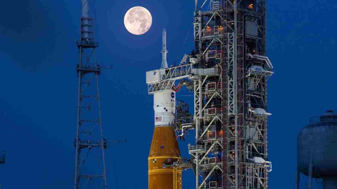 NASA Artemis Launch: నేడు మరోసారి చంద్రుడిపైకి ఆర్టెమిస్ -1 ప్రయోగం .. ఏ సమయానికంటే? NASA Artemis Launch: నేడు మరోసారి చంద్రుడిపైకి ఆర్టెమిస్ -1 ప్రయోగం .. ఏ సమయానికంటే?
