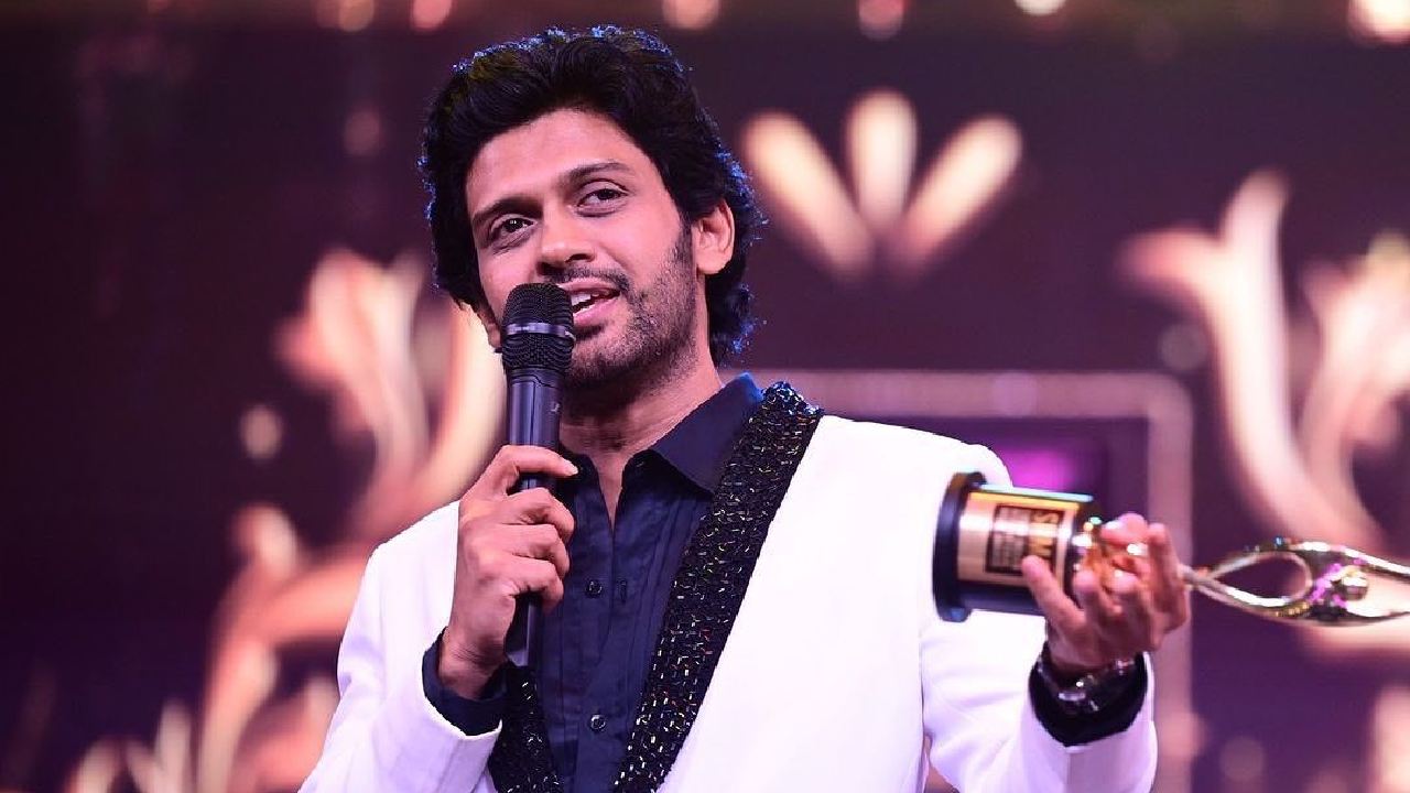Naveen Polishetty: హీరో అవ్వాలంటే గొప్పవాడు కానక్కర్లేదు.. నవీన్ పోలిశెట్టి ఎమోషనల్ ట్వీట్! Naveen Polishetty: హీరో అవ్వాలంటే గొప్పవాడు కానక్కర్లేదు.. నవీన్ పోలిశెట్టి ఎమోషనల్ ట్వీట్!