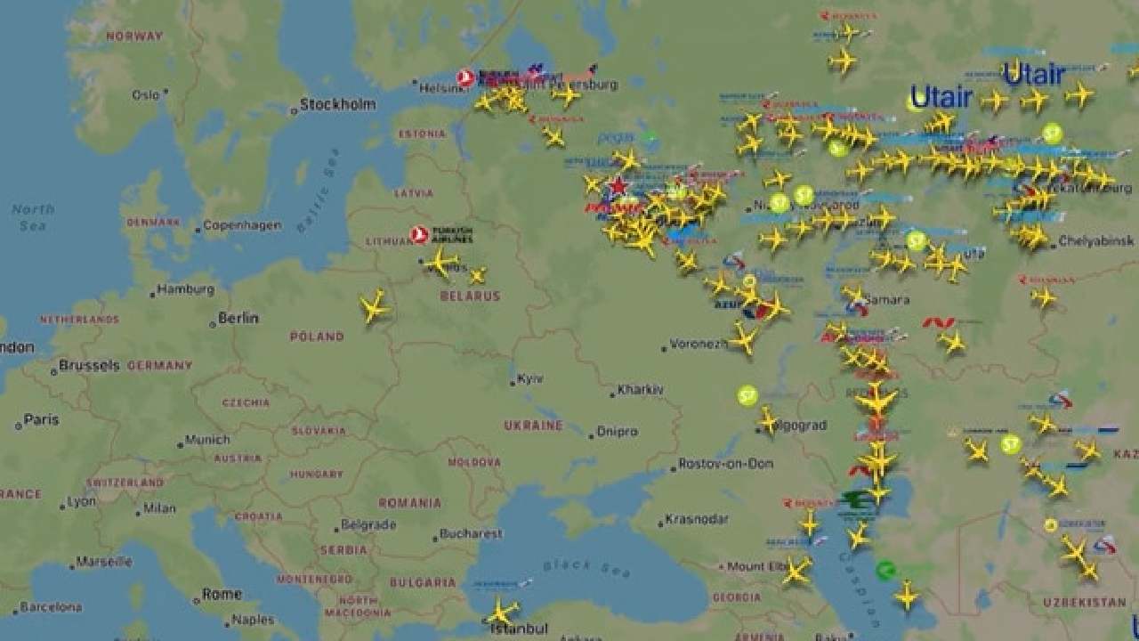 Flights Out Of Russia: పుతిన్ చేసిన ప్రకటనతో రష్యా ప్రజల్లో తీవ్ర భయాందోళనలు.. విదేశాలకు వెళ్లిపోతున్న వైనం Flights Out Of Russia: పుతిన్ చేసిన ప్రకటనతో రష్యా ప్రజల్లో తీవ్ర భయాందోళనలు.. విదేశాలకు వెళ్లిపోతున్న వైనం