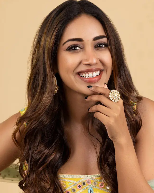 Nivetha Pethuraj Latest Photoshoot Pics Goes Viral