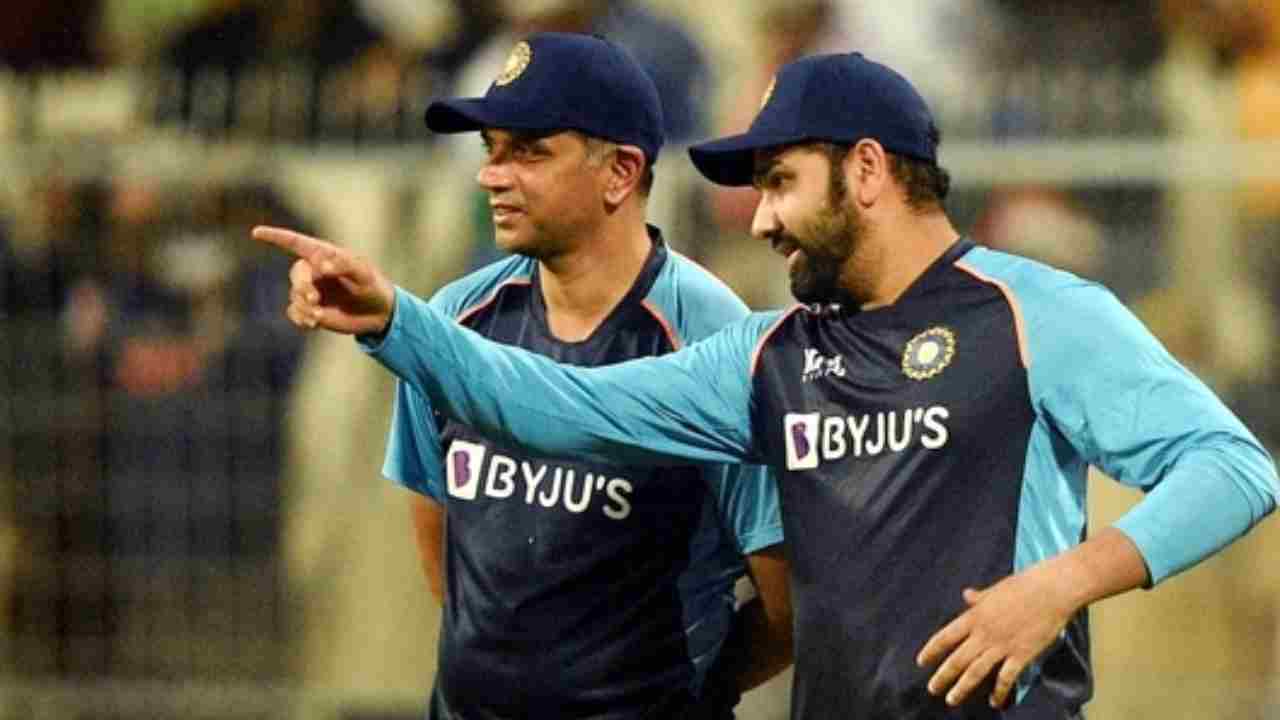 IND Vs PAK Match: మరికొద్దిసేపట్లో దాయాది జట్ల మధ్య పోరు.. ఆ ముగ్గురిలో జడేజా ప్లేస్ ఎవరికి..? IND Vs PAK Match: మరికొద్దిసేపట్లో దాయాది జట్ల మధ్య పోరు.. ఆ ముగ్గురిలో జడేజా ప్లేస్ ఎవరికి..?